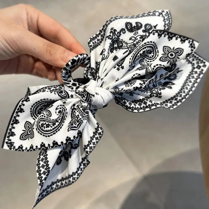 Golden Deal Peaks™ Black & Ivory Scarf Claw Clip - Golden Deal Peaks