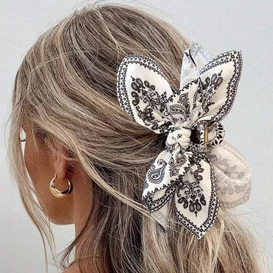 Golden Deal Peaks™ Black & Ivory Scarf Claw Clip - Golden Deal Peaks
